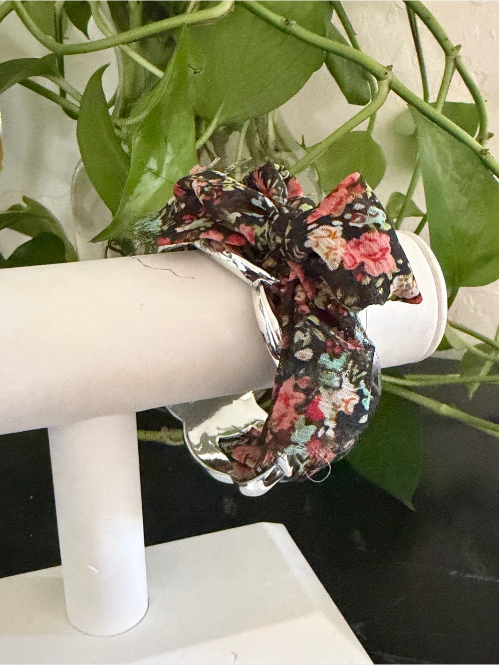 Vintage 90’s Y2K Chrome Lucite & Floral Fabric Woven Knot Cuff Bangle Bracelet